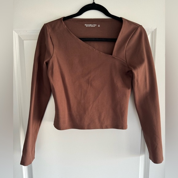 Abercrombie & Fitch Tops - Abercrombie & Fitch Brown Long Sleeve Cropped Shirt